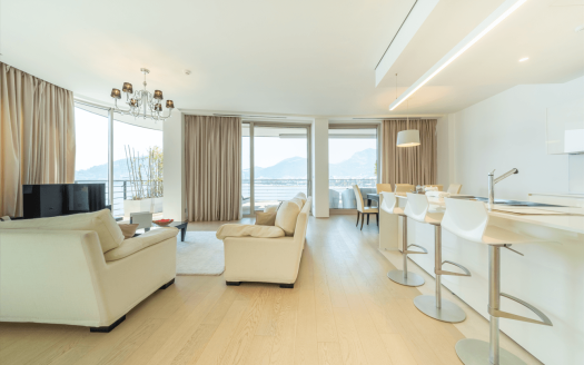 Seaside two-bedroom apartment