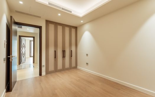 Three-bedroom apartment in Village Residence