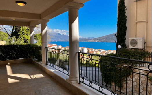 Three-Bedroom Apartment in Djenovici, Herceg Novi