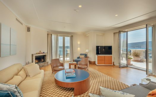 Luxurious penthouse within the Regent 5* hotel, Porto Montenegro