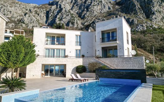 Elegant Villa with unobstructed sea views and a panorama of Sveti Stefan