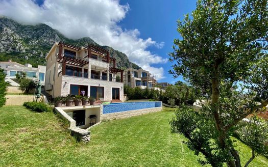 Exceptional four bedrooms villa in Blizikuce