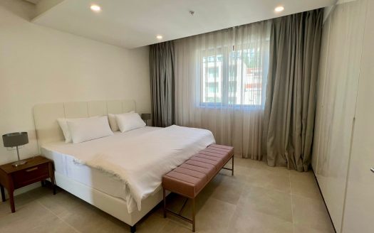 Тhree-bedroom beachfront apartment