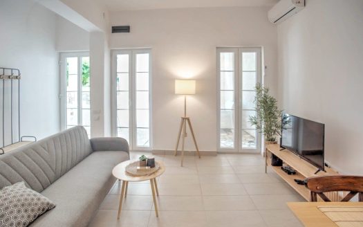 Two-bedroom apartment in Baošići