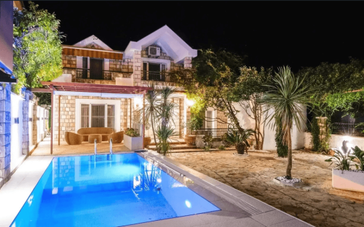 Family house, Dumidran, Tivat