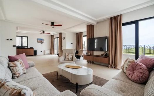 Two new Villas with sea view and swimming pools