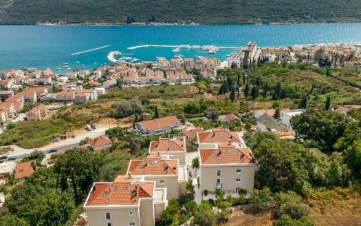 Three-Bedroom Duplex in Djenovici, Herceg Novi